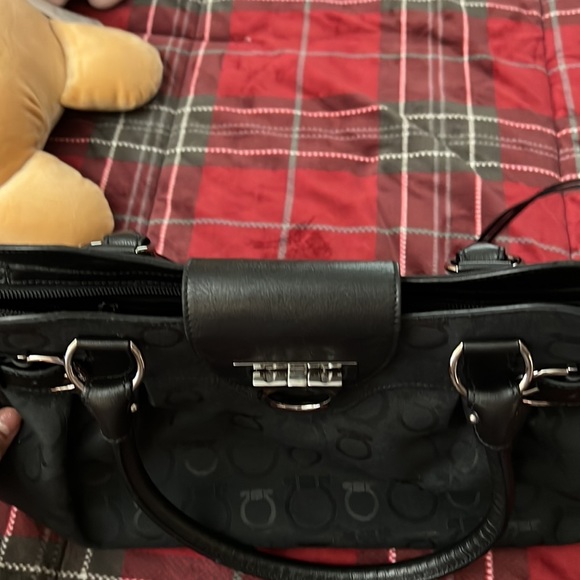 Authentic  Salvatore Ferragamo shoulder bag - Picture 12 of 12